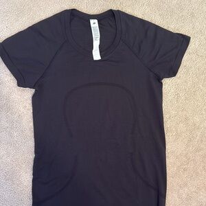 NWOT Lululemon Athletica black swifty tee